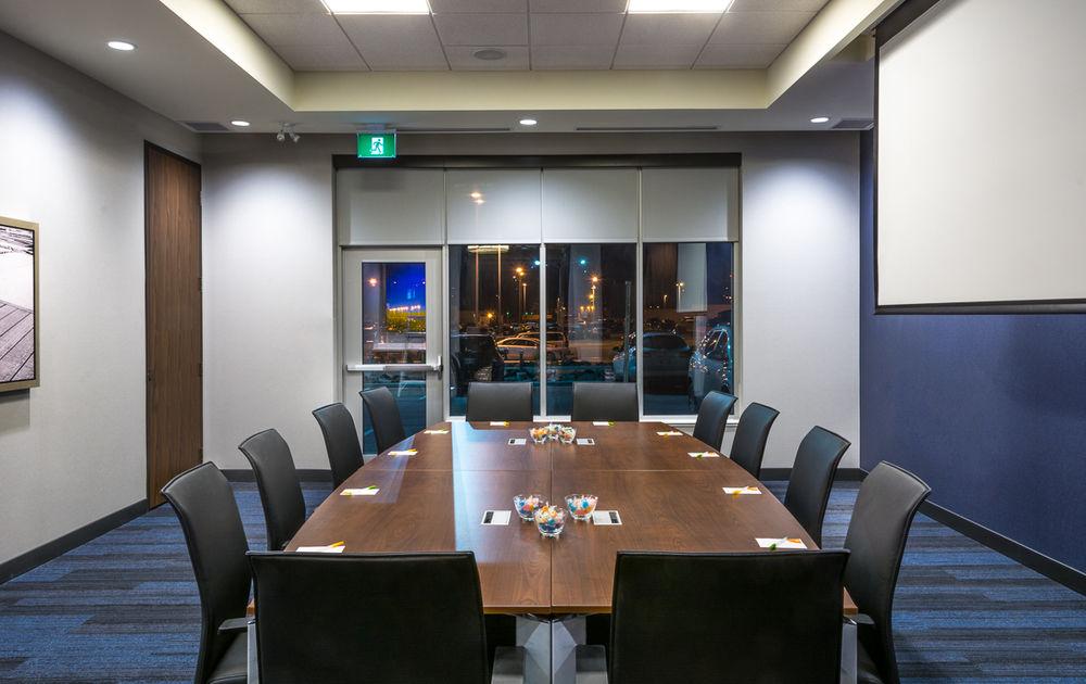 Courtyard By Marriott Winnipeg Airport Bagian luar foto