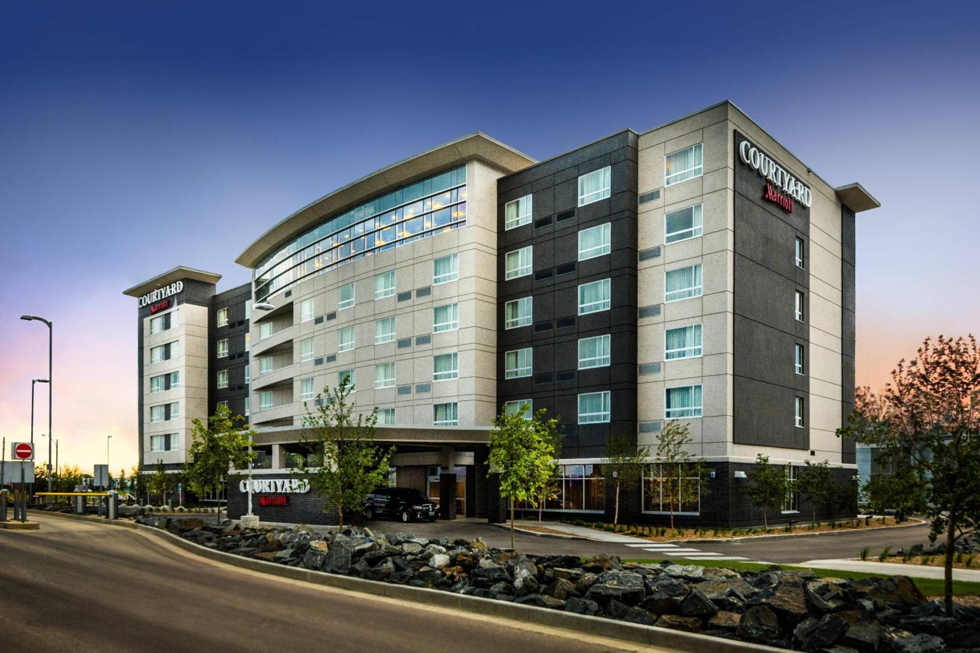 Courtyard By Marriott Winnipeg Airport Bagian luar foto
