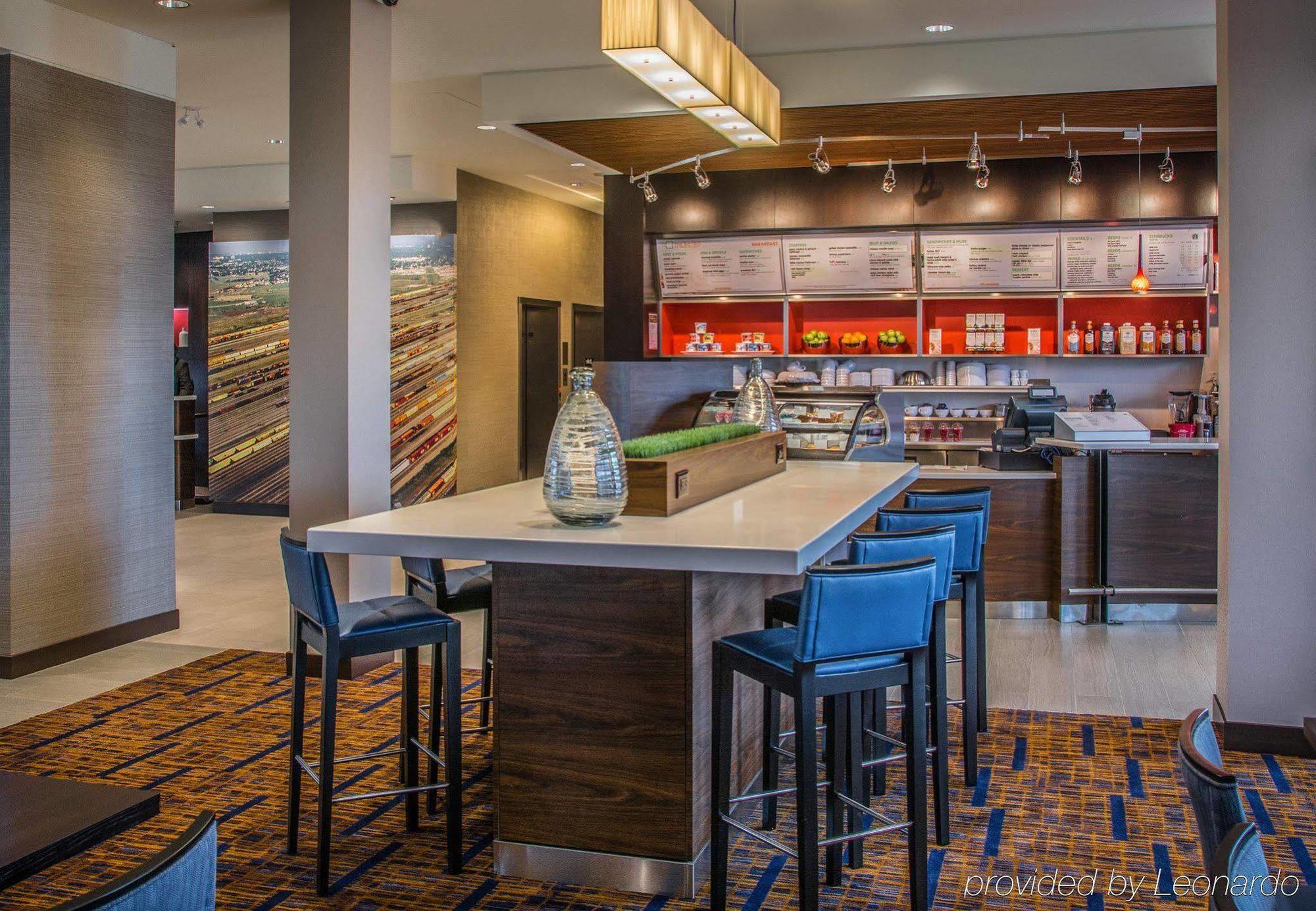 Courtyard By Marriott Winnipeg Airport Bagian luar foto
