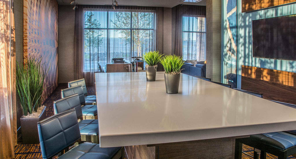 Courtyard By Marriott Winnipeg Airport Bagian luar foto